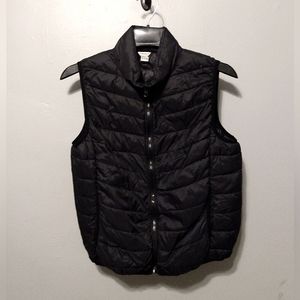 Light fill Med. Puffer Zip Vest.